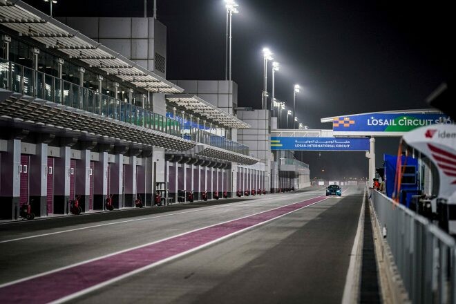 F1カタールGPの開催を前に、ロサイル・インターナショナル・サーキットのピットレーン入り口を大幅改修