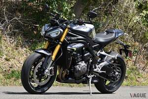 過激に進化したストリートファイターの実力とは？ トライアンフ「スピードトリプル1200RS」は公道では「持て余すほどの速さ」