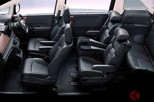 ホンダ新「オデッセイ」発売！ 最上級より「36万円オトク」＆一番低燃費な「リッター20キロ」近くを記録する“7人乗り仕様”！ 両側パワースライドドア＆“高級内装”もイイ「最安モデル」って？