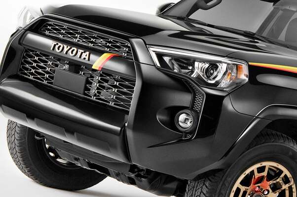 ドジャース「山本由伸」投手の愛車は「トヨタ車」!? 日本人投手初の偉業“MVP”獲得！ 史上最高額の「巨額契約」時に乗っていった「黒いSUV」とは