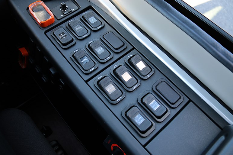 実は運転席が一番快適かも 大型観光バス エアロクィーン エアロエース に乗った Carview 自動車情報サイト 新車 中古車 Carview