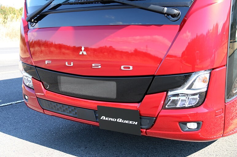 実は運転席が一番快適かも!?　大型観光バス「エアロクィーン＆エアロエース」に乗った