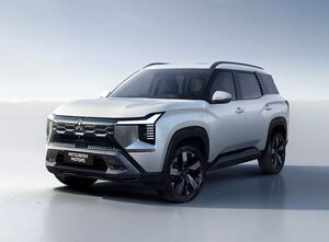 三菱自動車、新型3列シートSUV「デスティネーター」世界初公開　1.5Lターボ搭載　インドネシアから順次投入