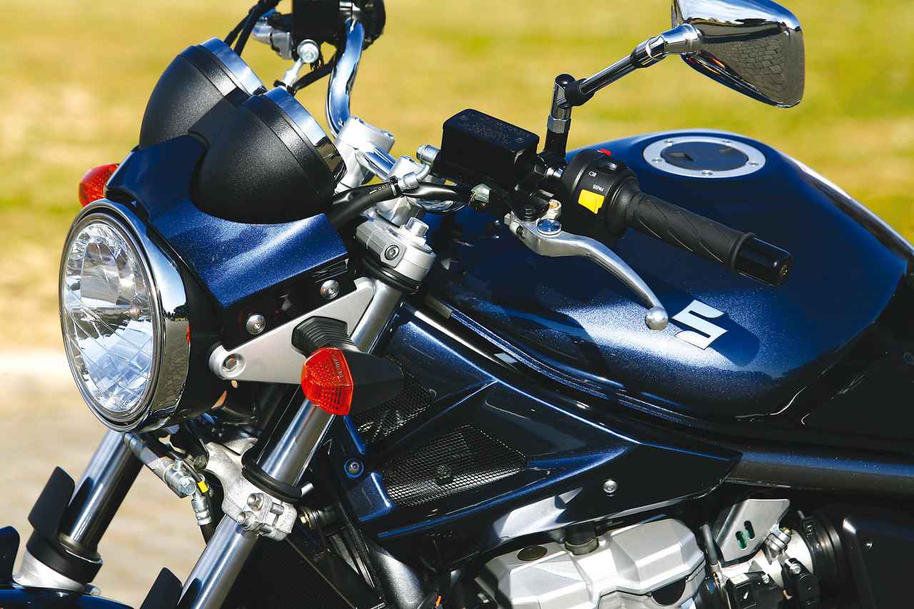 スズキ バンディット1250 S を解説 専用の水冷エンジンを搭載し欧州の速度レンジにも対応した大型ネイキッド 絶版バイク紹介 Webオートバイ の写真 11ページ目 自動車情報サイト 新車 中古車 Carview