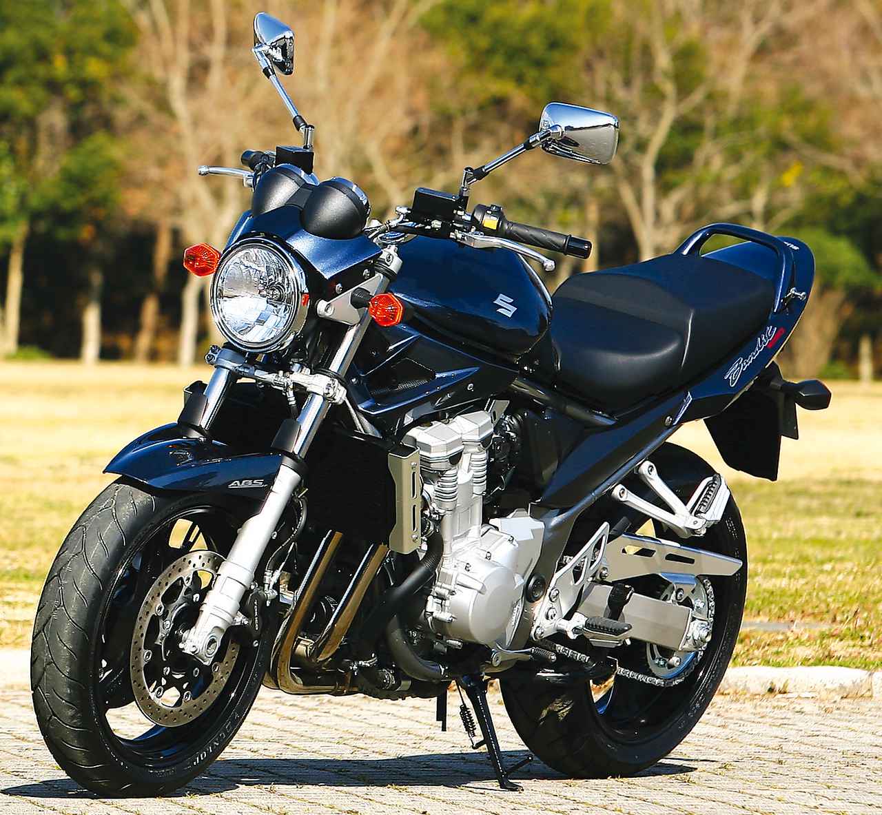 スズキ バンディット1250 S を解説 専用の水冷エンジンを搭載し欧州の速度レンジにも対応した大型ネイキッド 絶版バイク紹介 Webオートバイ 自動車情報サイト 新車 中古車 Carview