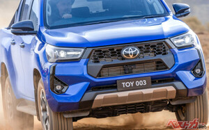 【ランクルも歩む道か】ハイラックス2.8Lディーゼルを電動化!!　48V「新型ハイブリッド」で悪路に挑む豪州トヨタの本気