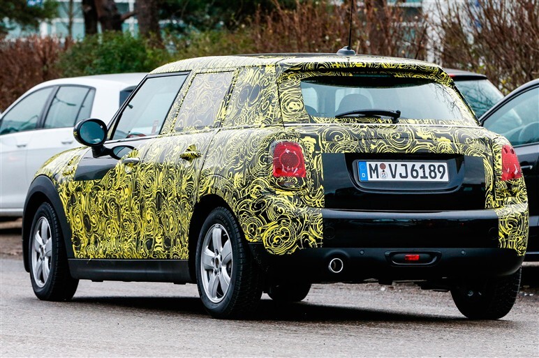 新型ミニ、5ドアバージョンの開発も着々！