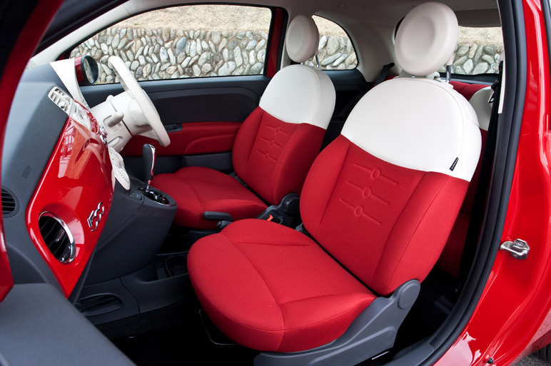 河口まなぶも胸キュン Fiat500 1 2popに試乗 Carview の写真 24ページ目 自動車情報サイト 新車 中古車 Carview