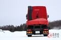 後輪がなぜ浮いている？ 大型トレーラーで見かける「リフトアクスル」が普及した理由とは