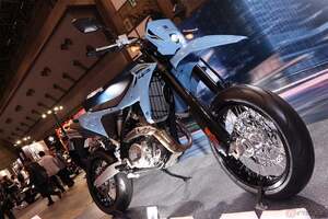 スズキの新型モデル「DR-Z4S」「DR-Z4SM」が横浜・桜木町にやってくる!! 「スズキ モーターサイクルコレクション2025」開催