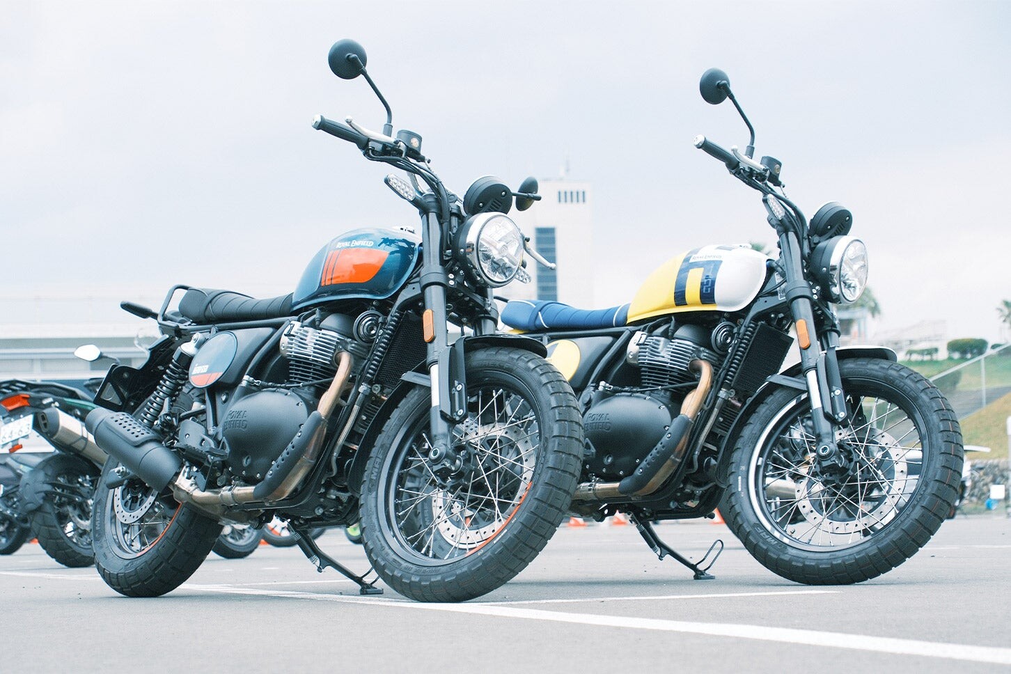 いま大注目のスクランブラー、ロイヤルエンフィールド「Bear 650」に試乗！ 1960年代の“本物感”を放つ唯一無二のミドルクラスだ【試乗レビュー】