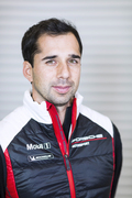 ポルシェ、フォーミュラEカーのドライバーとして2016年のル・マンで圧勝したニール・ジャニと契約