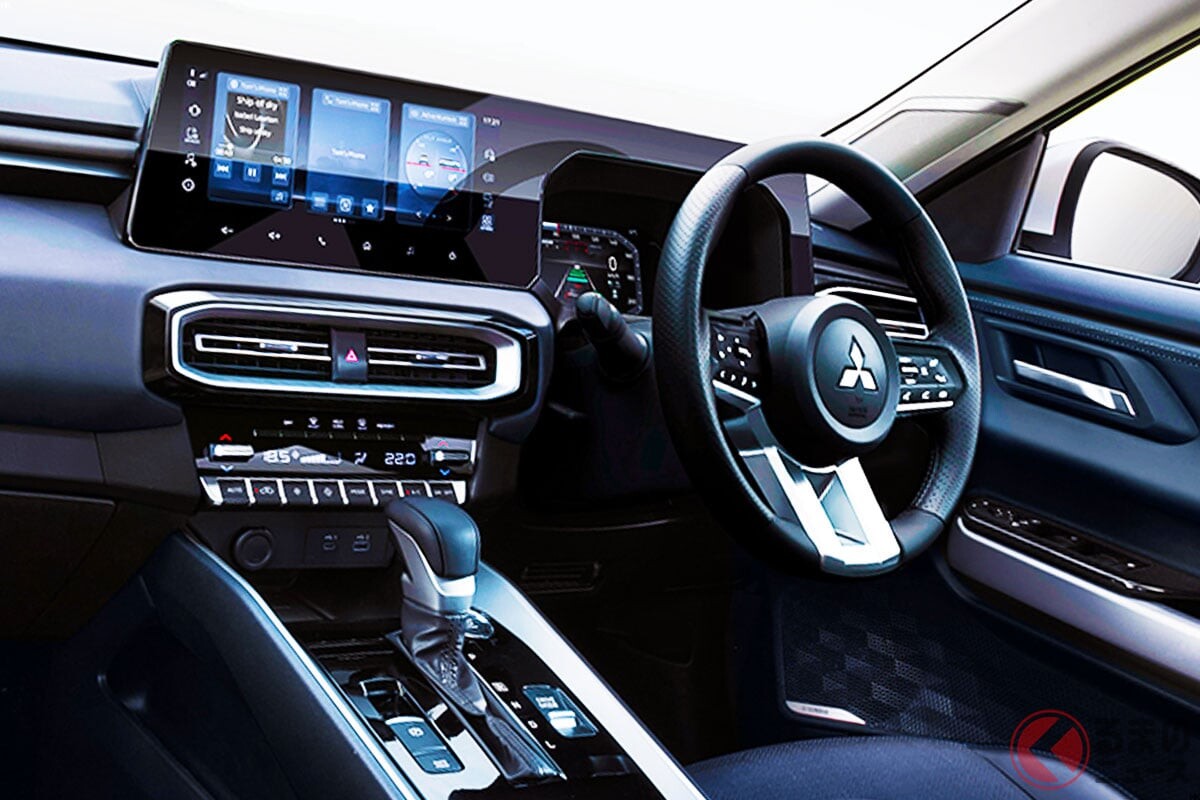 三菱が新型「“3列7人乗り”SUV」世界初公開！ ゴツゴツ＆スマートな“ド迫力ボディ”に自慢の「悪路走破性」を実現！ 全長4.7mの「新型デスティネーター」インドネシアで発表！