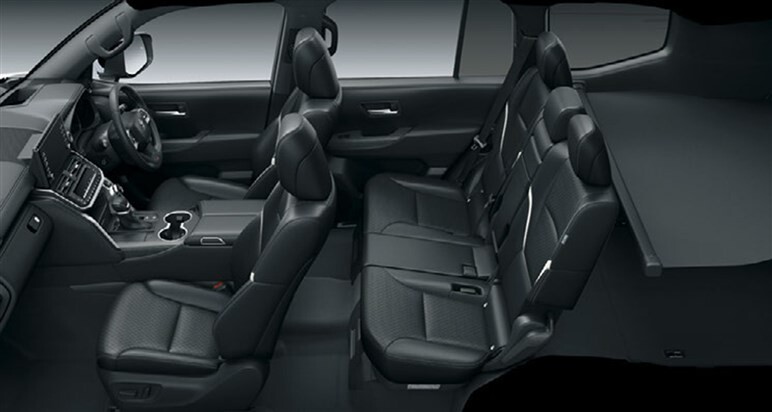 【本当はどうなの？】陸の王者「ランドクルーザー300」購入者の本音。満足度は最強だが積載性や盗難対策には課題感も