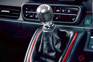 “6速MTのみ”のホンダ新「“軽”スポーツカー」登場！ 全長3.4m級ボディの「小さなボディ」にパワフルな「ターボエンジン」搭載！ 丸目の“旧車デザイン”もイイ「N-ONE RS」が販売店でも話題に