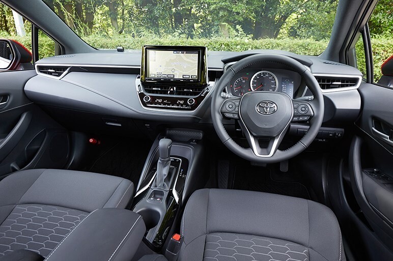 総額ほぼ300万円。今度のカローラは理想の国民車になるか？