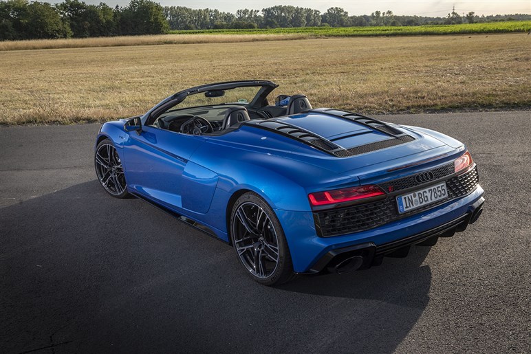 アウディのスポーツカーR8とTTは打ち切り!?　新たに追加されたR8の後輪駆動モデルから見える事情とは