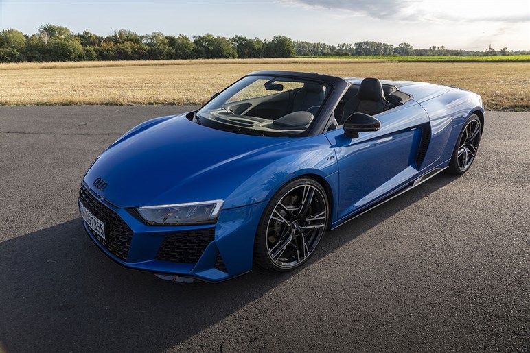 アウディのスポーツカーR8とTTは打ち切り!?　新たに追加されたR8の後輪駆動モデルから見える事情とは