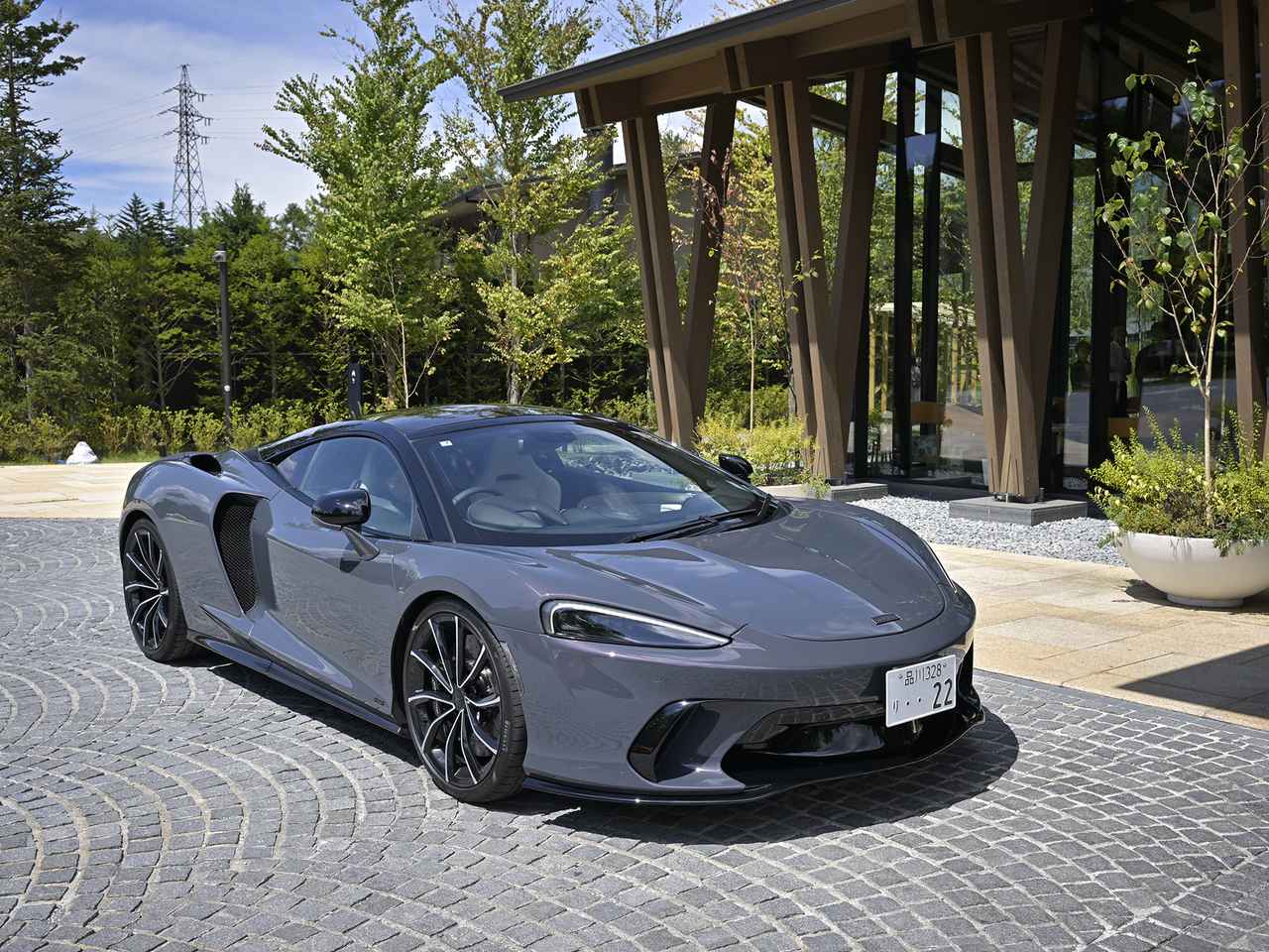 【現行マクラーレンを一気乗り！】GTS・750S・アルトゥーラで体感する「走りの哲学」共通するのは「研ぎ澄まされた一体感」