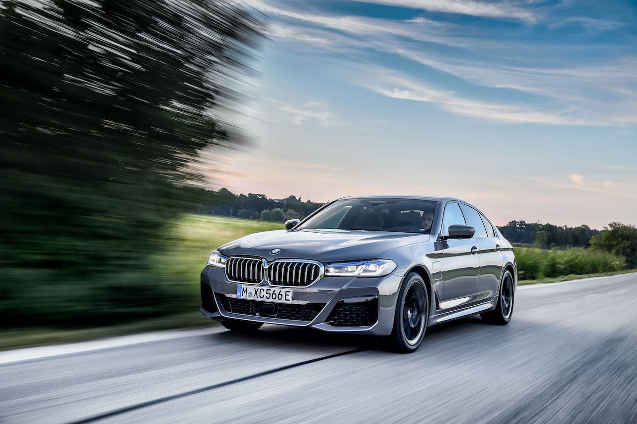 新型BMW 5シリーズのプラグインハイブリッド仕様、5モデルにラインナップを拡大
