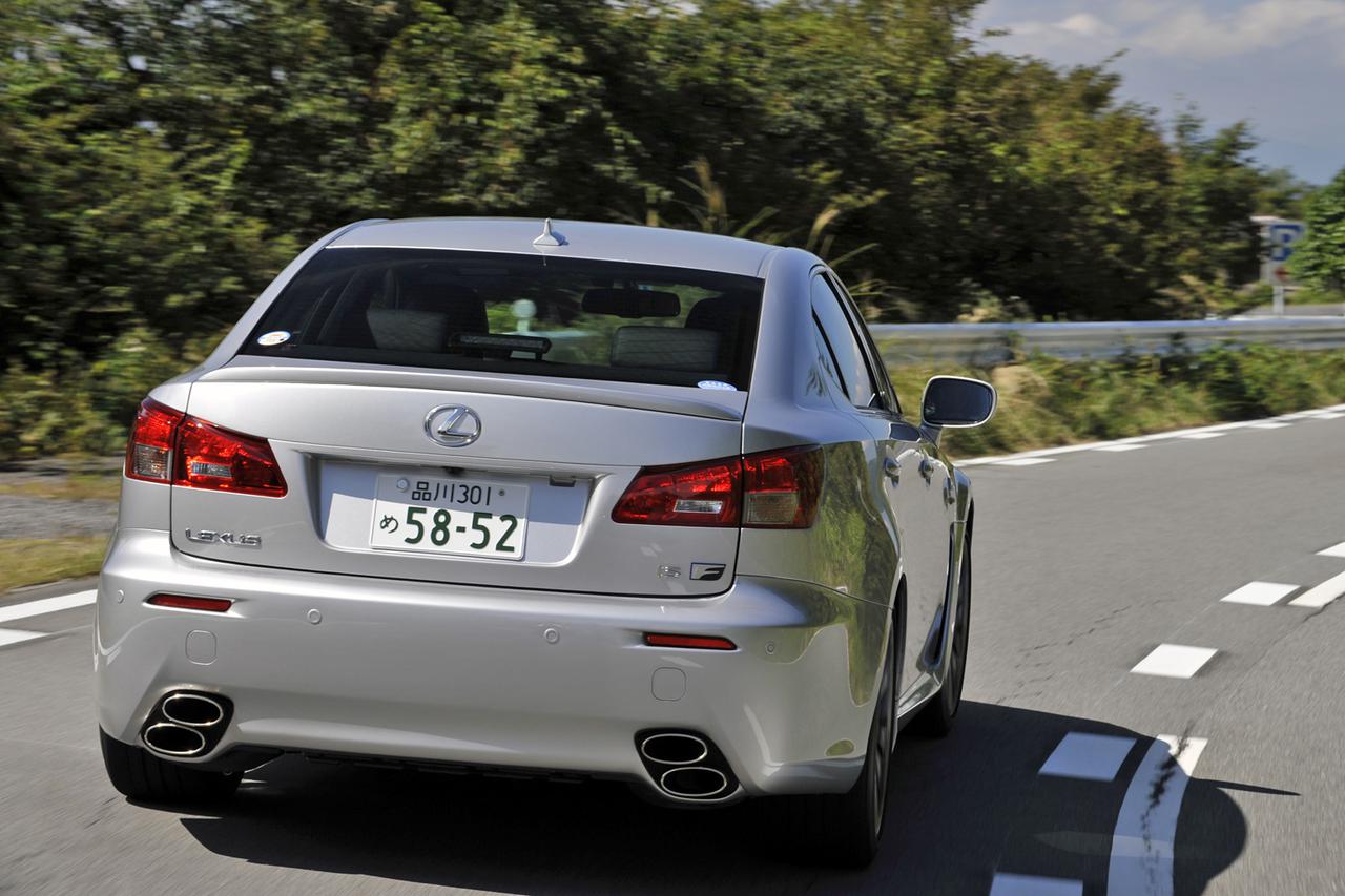 10年ひと昔の国産車 38 レクサス Is Fは成熟した作り込みで自由自在の走りが楽しめた Webモーターマガジン 自動車情報サイト 新車 中古車 Carview