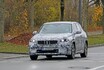 【スクープ】コンパクトSUVの「BMW X1」がピュアEV化？ そのプロトタイプを初キャッチ！