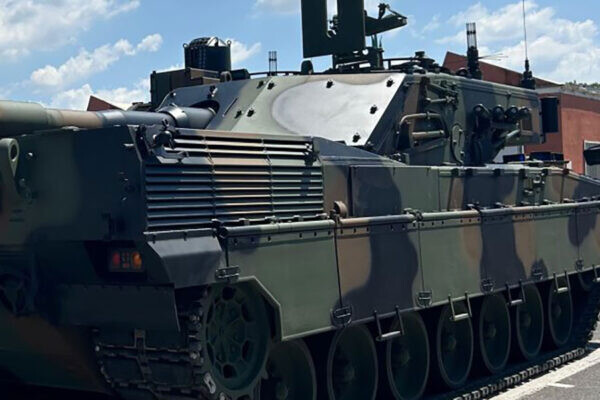 戦車として“最高クラス”欧州の「レオパルト2」非採用国に最新改修型が登場！ その性能は？
