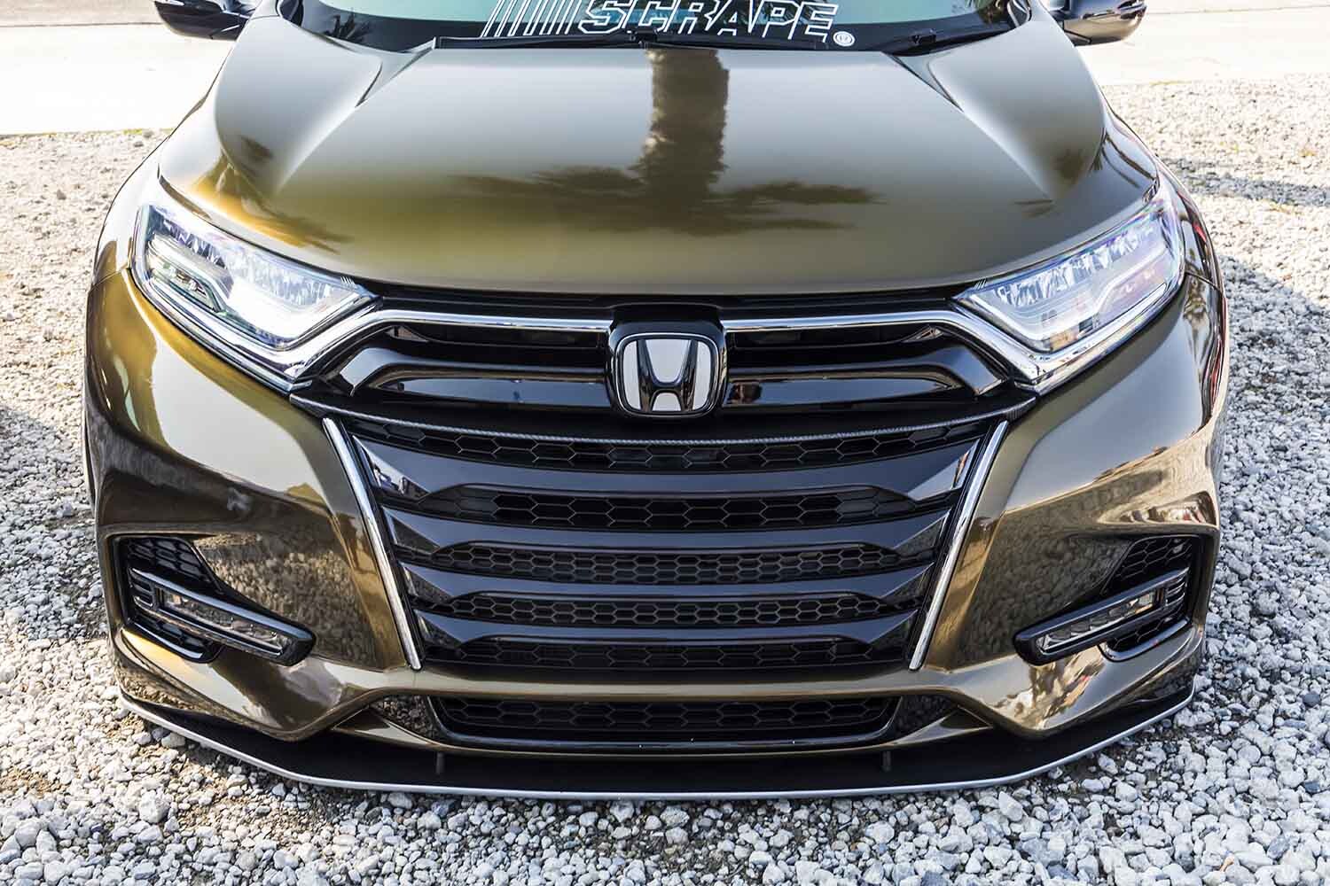 大胆カスタムフェイスのベース車はホンダ「CR-V」！　SUVで超低車高のアウトリップを実現する絶妙セッティング