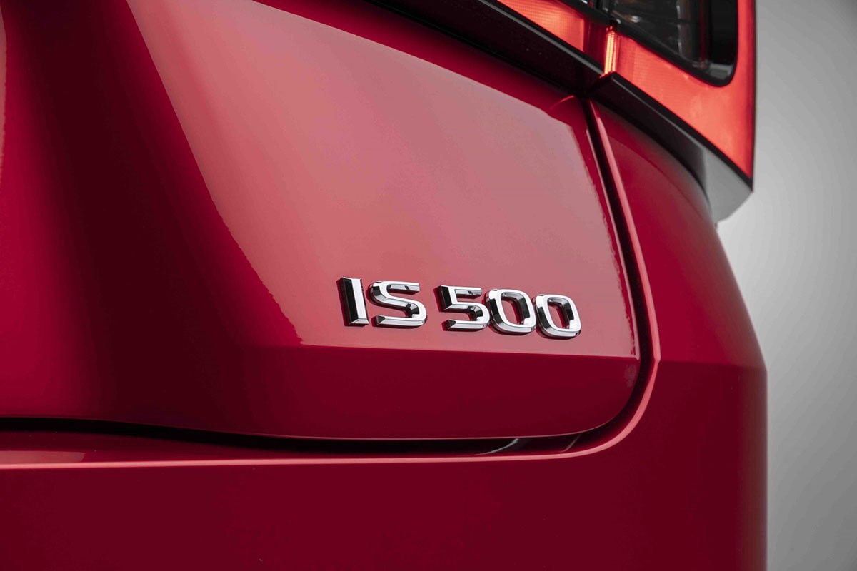 レクサスisに5 0l V8をぶち込んだ高性能モデル Is500 Fスポーツ パフォーマンス とは Carview 自動車情報サイト 新車 中古車 Carview