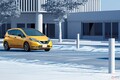 積雪地の人に朗報！　日産「ノート e-POWER」に4WD仕様車が新登場　踏み違い防止機能などを標準装備