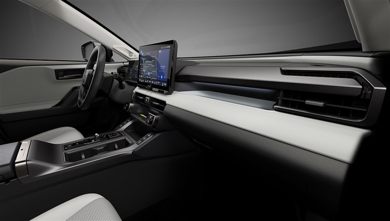トヨタ新型「RAV4」世界初公開。3つのデザインを用意、新開発ハイブリッド採用…国内は25年度内発売へ