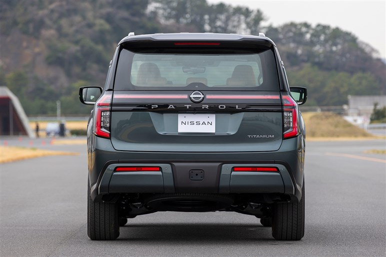 【国内導入検討中】“海外育ちの大型SUV”日産「パトロール」試乗　空白の18年…離れたユーザーは戻るか？