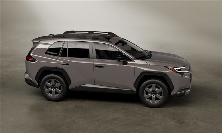 トヨタ新型「RAV4」世界初公開。3つのデザインを用意、新開発ハイブリッド採用…国内は25年度内発売へ