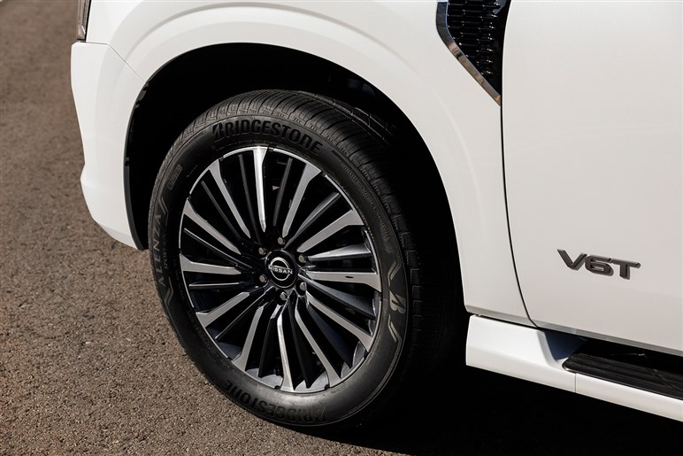 【国内導入検討中】“海外育ちの大型SUV”日産「パトロール」試乗　空白の18年…離れたユーザーは戻るか？