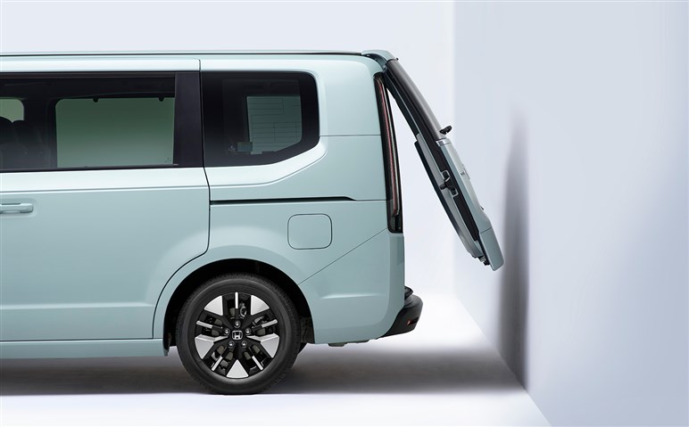 「ステップワゴン」改良でホンダの“想定外”が発生中!? ガソリン車が長納期の背景とは