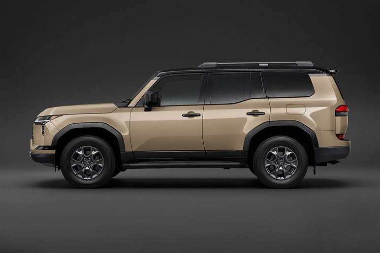 レクサス「GX」はいつ買える？　不正認証問題の影響で先行販売モデルが納車延期…通常グレードは来年1月か