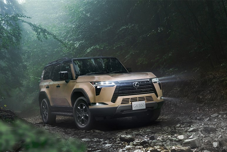 レクサス「GX」はいつ買える？　不正認証問題の影響で先行販売モデルが納車延期…通常グレードは来年1月か