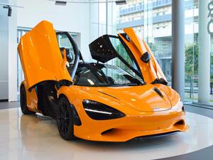 マクラーレン 750Sは30kgの軽量化とハイパワー化で運動性能強化。720Sがマイナーチェンジして発売