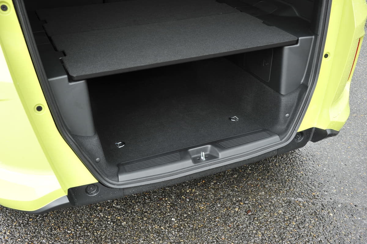 プロが教える 車中泊に必要なクルマの条件とオススメモデルとは Auto Messe Web 自動車情報サイト 新車 中古車 Carview