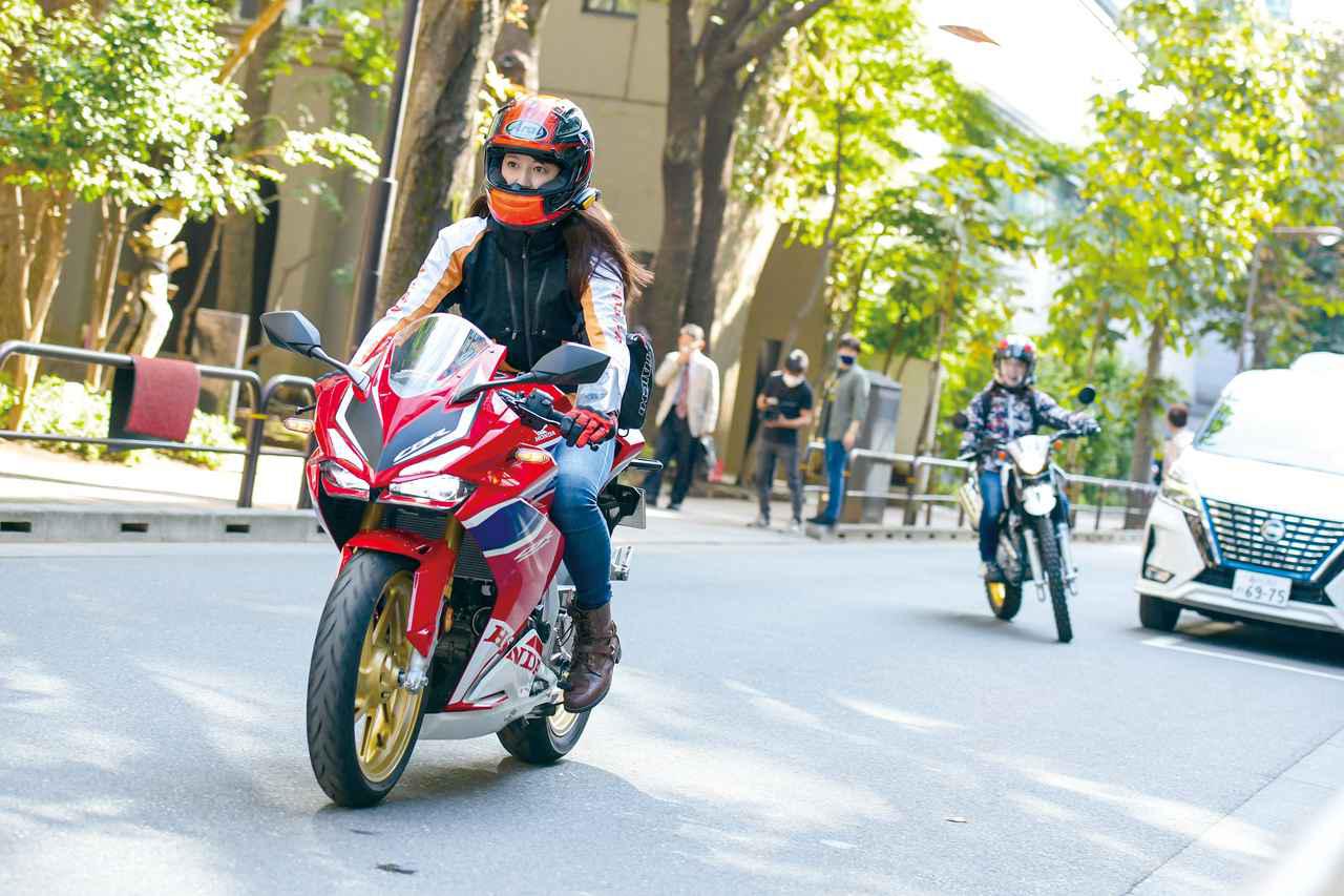 いよいよ今晩は決着編 業界の主役は譲らない バイク女子会 Biko Vsオートバイ女子部 ガチンコ3本勝負 Part 2 Webオートバイ 自動車情報サイト 新車 中古車 Carview