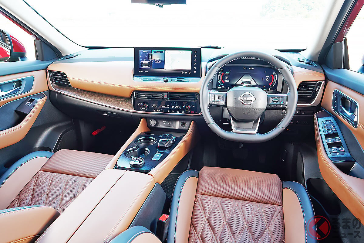 日産が「新型エクストレイル」初公開！ 「ゴージャス感」アップ＆「タフ感」強めな新モデルも新登場！ デビュー3年の「大規模マイチェン」でどう変わった!?