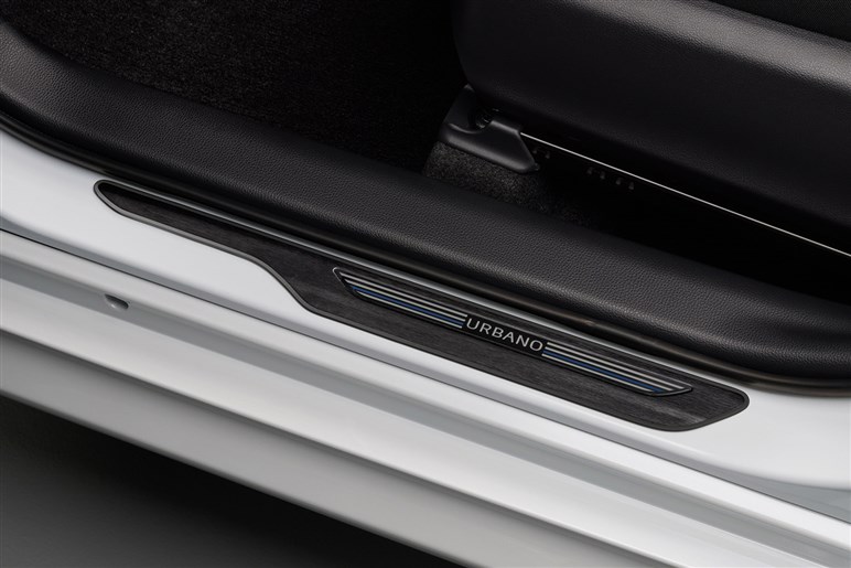 【予想CG公開】新型「ヤリス」はクラウンスポーツ似？ フルデジタル内装や新開発4気筒エンジン搭載も
