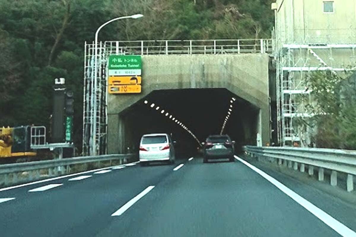小仏トンネルの「慢性的渋滞」は解消できるのか？ 相模湖東IC～八王子IC「年間23万時間」損失という現実
