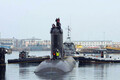フランスの新原子力潜水艦 進水を控え公の場に姿を現す 実は「潜望鏡」を持たないタイプ!?