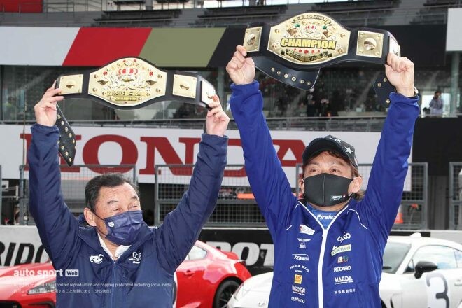 鈴鹿サーキット60周年ファン感謝デー2日目。永遠のライバル対決は中嶋悟と脇阪寿一が制する