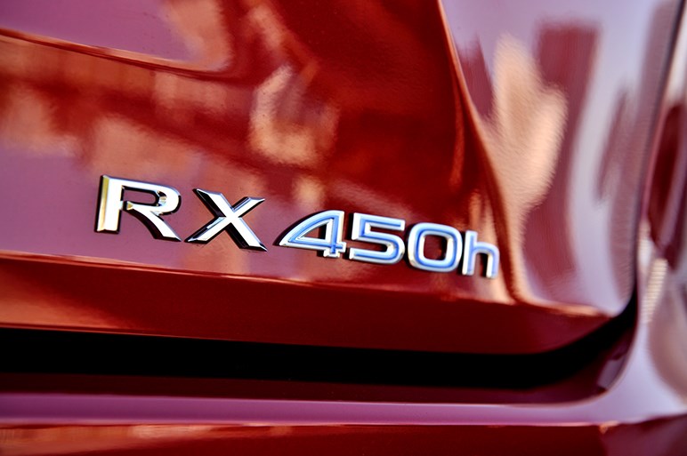 新型レクサスRXに試乗。クルマ好きにとっての狙い目グレードはどれ？