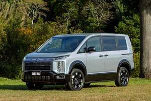 三菱、改良新型「デリカD:5」を1月9日に発売！ 19年目の大幅刷新で何が変わる？【新車ニュース】