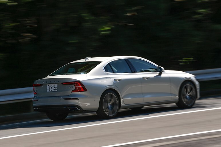 現行ボルボ唯一のセダン、新型S60はドイツ御三家と比べて実際どうなのか？