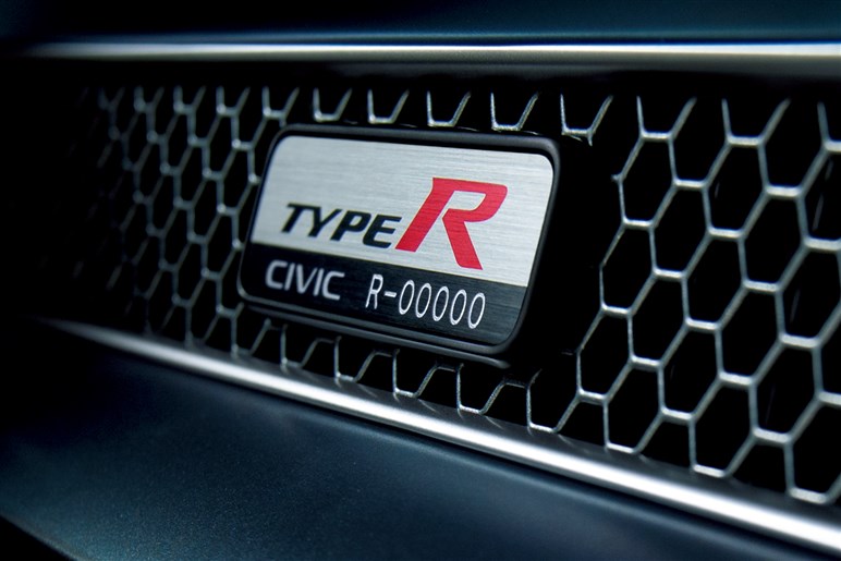【アメリカも羨む日本専用】「シビックRS」はMTもエンジンも特製、400万前半の大穴モデル