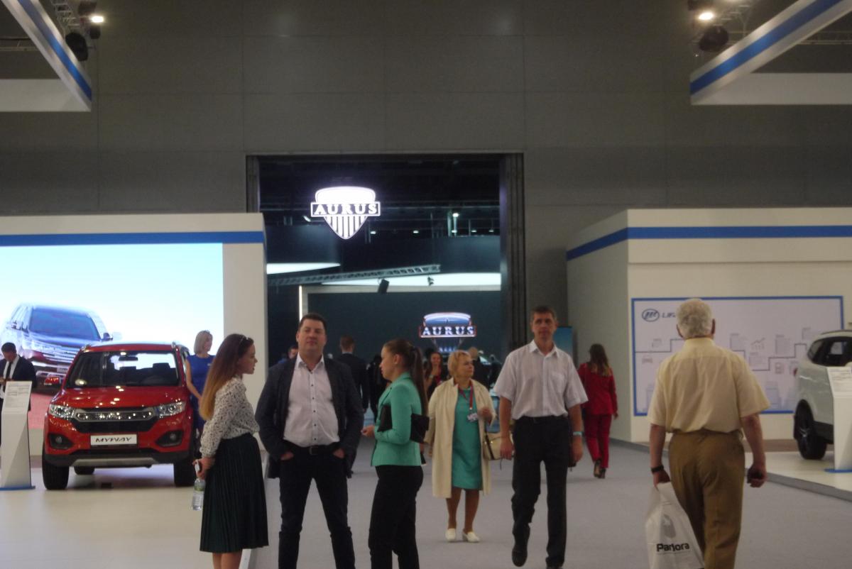 海外メーカーがほぼ出ないモスクワショーで注目を集めたプーチン大統領専用車の正体とは？